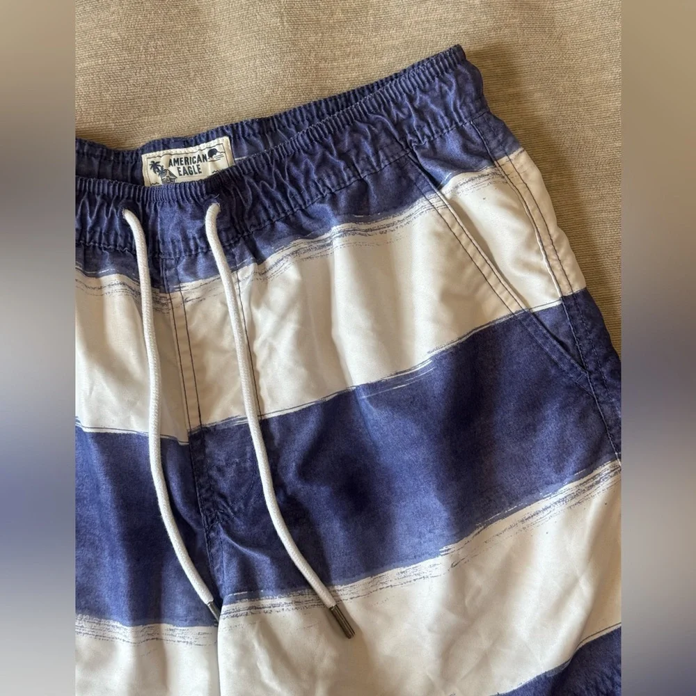 American Eagle men’s small blue and white striped swim trunks board shorts